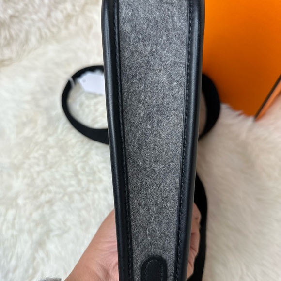 Hermes Evelyne Gen III Felt TPM Gray with Black Lining - Picture 8 of 14